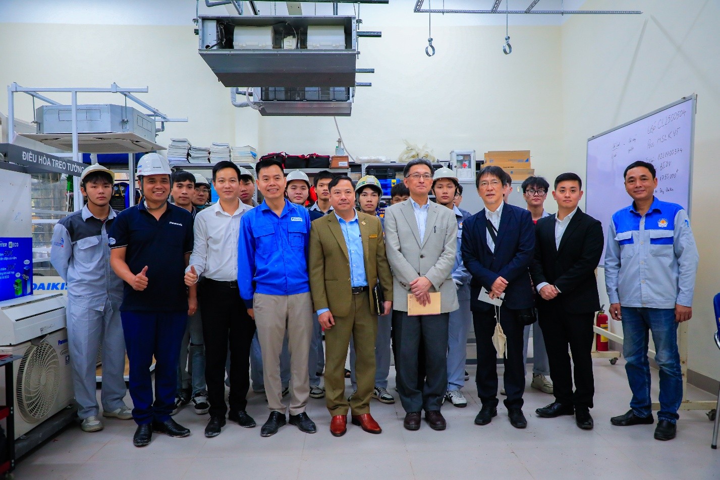 HNIVC HỢP TÁC CÙNG PANASONIC TỔ CHỨC CHƯƠNG TRÌNH ĐÀO TẠO CHUYÊN SÂU CHO SINH VIÊN NGÀNH KỸ THUẬT MÁY LẠNH & ĐIỀU HÒA KHÔNG KHÍ